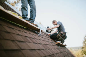 Local Roofers in Fredonia, IA